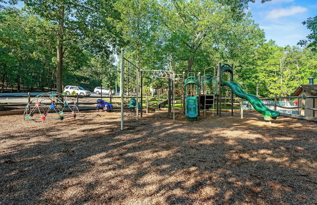 Pirate-themed Lakefront Home w/ Kayaks, Game Room, Views & Hidden Treasure Hunt - Foto 49