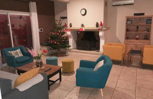 Mas La Gentille ,,, à la campagne , beautiful outdoor , swimming pool , pool house , Nice green Garden , BBQ ,,, only for you , pour passer un séjour inoubliable - Photo 10