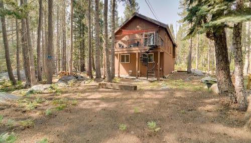 Near Donner Lake and Skiing Soda Springs Cabin! - Foto 3