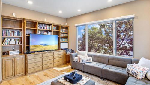 Pet-Friendly Home In The Main Channel w/ Breathtaking Sunsets & Lake Views - Foto 4