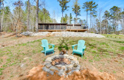 Waterfront Seneca Cabin about 4 Mi to Boat Launch! - Foto 1