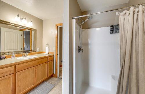 Columbia Falls Private Retreat Pool Table and Deck! - Foto 21