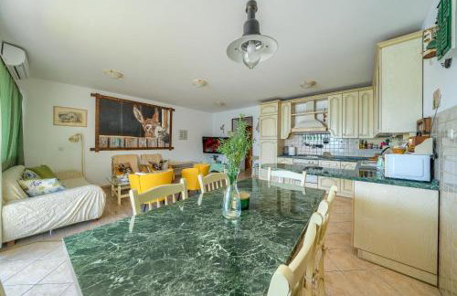 apartment with a magical view - Photo 30