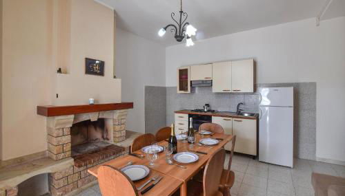 Awesome Apartment In Palmi With Swimming Pool - Foto 4