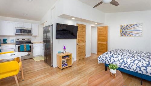 Retro Casita on the River! only 1 min to SNP gate! Riverfront with swimming - Foto 5