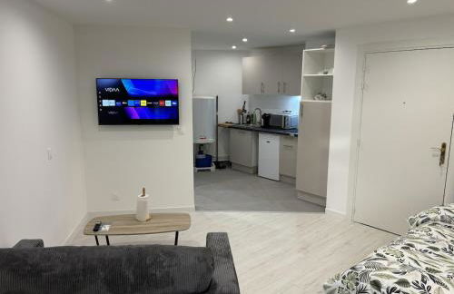 Le Spotlight - Balcon - WiFi - Centre ville - Foto 11