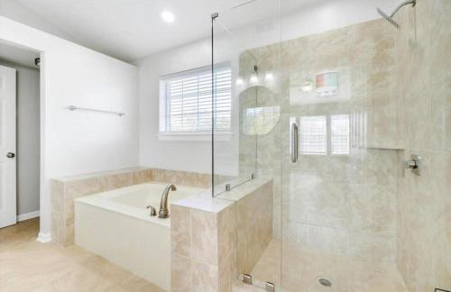 Lewisville Estate - Spacious 5BR w Game Room - Foto 23