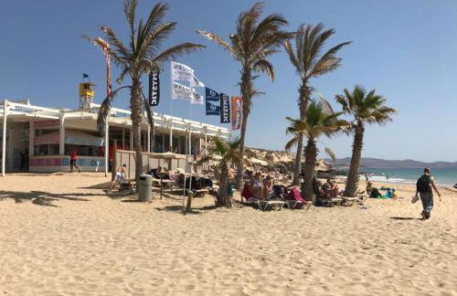 Beach front apartment with stunning ocean views! - Foto 24