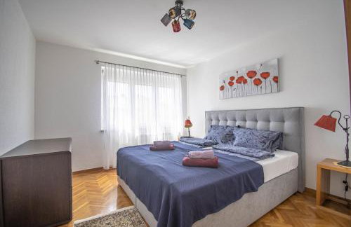 Elegant two-bedroom apartment with terrace in Rovinj - Photo 36