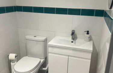 3 bed flat 10 mins to Alton Towers Sleeps 6-8 people - Foto 12