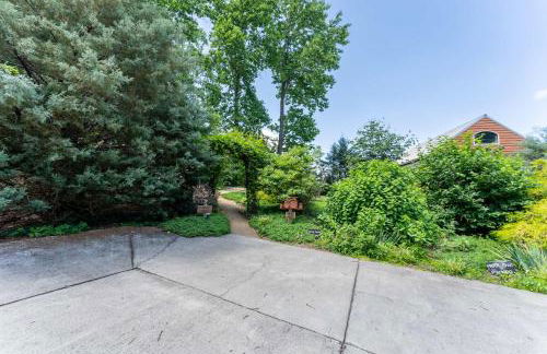 Hoot Owl with a private hot tub - Foto 35