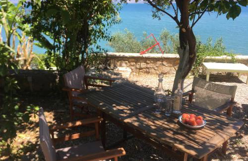 KIVERI 1876 traditional seafront cottage - Photo 33