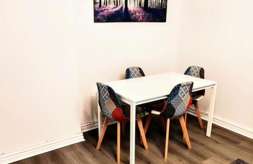 La Casita, Quarry - 2 bedroom Entire Apartment with Free Parking - Foto 7