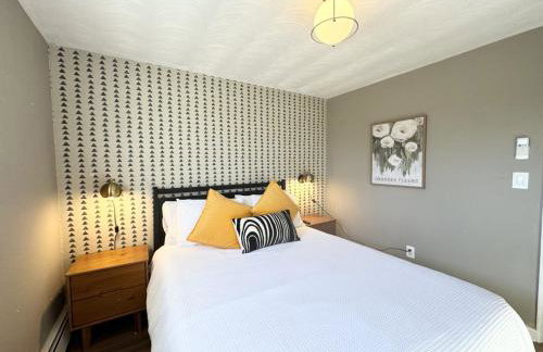 Spacious Poolside Boston Stay Sleeps 8 Pet Friendly - Foto 12