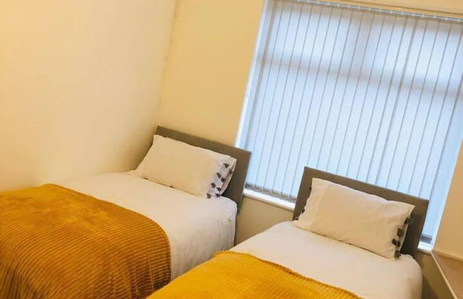 4 Bedroom Lovely Home in Loughborough Town & Uni - Foto 4