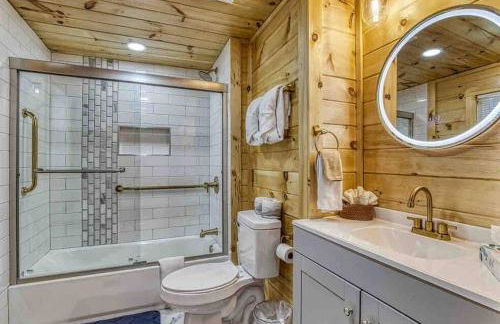 Country Cabin, Fenced area for pets, Hot Tub, Arcade!!! - Foto 11