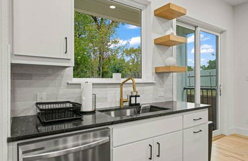 Upscale Group Getaway Sleeps 25 Downtown Dallas - Foto 41