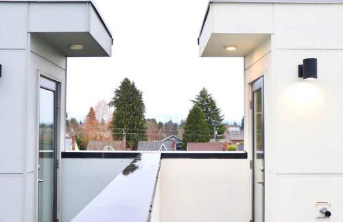 Entire Stunning Townhouse 3br/2.5ba w Parking - Foto 13