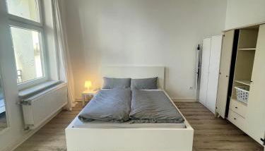 Altbauwohnung mit 2 Balkonen - Foto 2