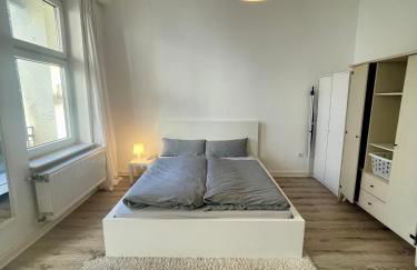 Altbauwohnung mit 2 Balkonen - Foto 2