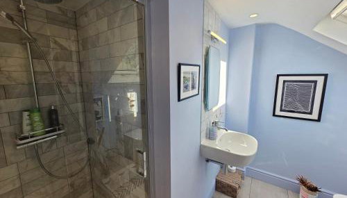 Modern 3BR Garden Home Leyton - Foto 1