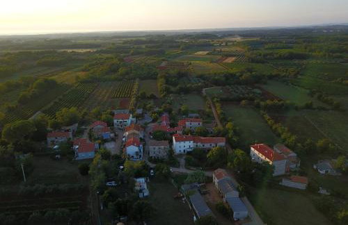 The Village - Foto 11