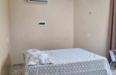 Casa espaçosa, Mobiliada e bem localizada - Foto 13