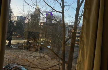 Uptown Townhouse Studio Apartment -WiFi-10 min walk to Spectrum Center - Foto 9