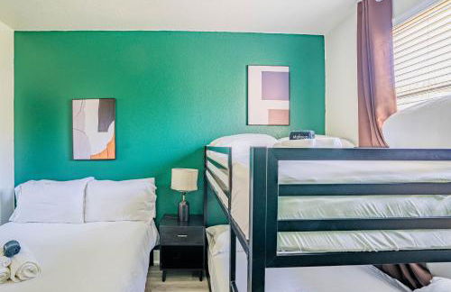 Glitzy 2BR Walk to Westgate Pool Gym WD - Foto 45