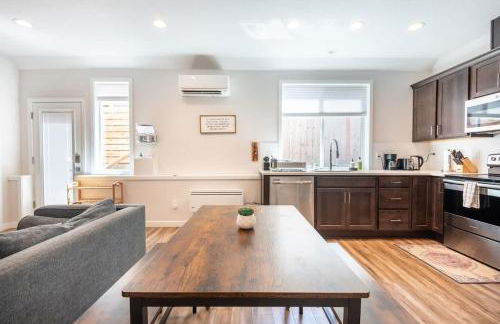 Walkable Apt Next to Restaurants, Bars, and Shops! - Foto 41