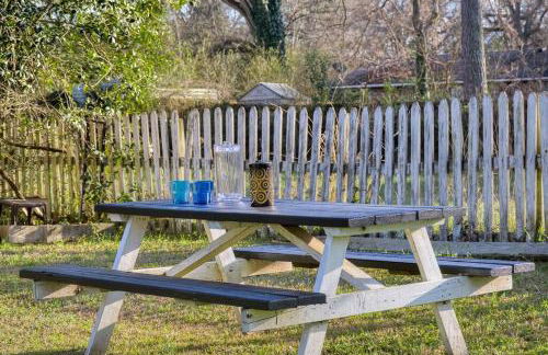 5min drive to AN Golf Club l Pet-Friendly l Big Backyard, BBQ & Fun Activities - Foto 12