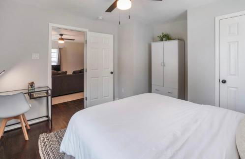 Cozy Heights 2 BD Bungalow, Walkable - Foto 5