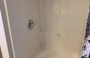 Updated & Comfy Bungalow with Parking Easy Access - Foto 22