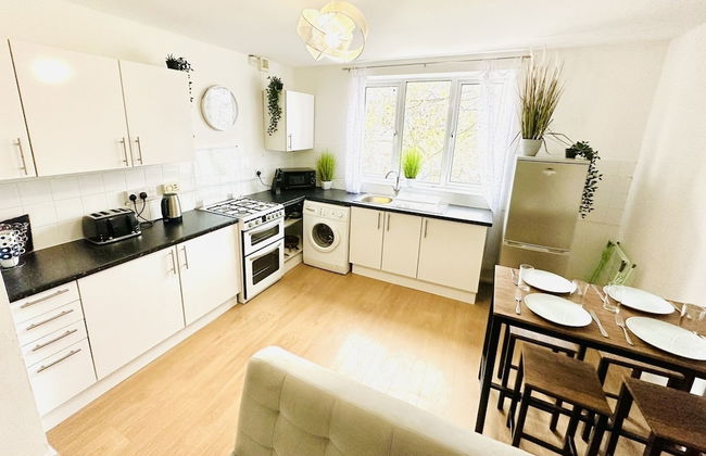 Beautiful 3-bed Apartment With Driveway Parking - Foto 16