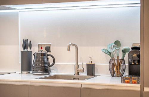 Leeds City Centre 2BR Apartment - Luxury Stay with Private Terrace - Foto 28