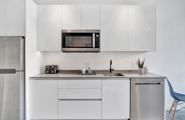 Design District Suites - Photo 66