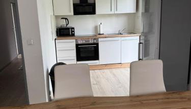 Ganze Wohnung mit großem Parkplatz-Nähe A3 - Foto 2