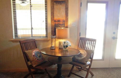 C21, Three bedroom, three bath log-sided, luxury Harbor North cottage with hot tub cottage - Foto 33