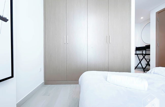 Cozy 1BR With Balcony & Views in Azizi Fawad - Foto 20