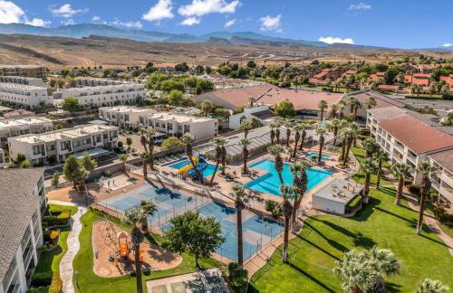 Modern Resort Condo - Pools, Courts & Scenic Views - Foto 9