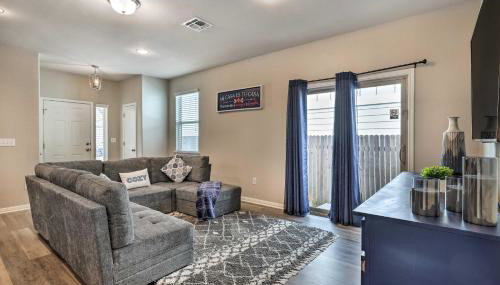 Family Home with Fenced Yard in Austin Suburbs! - Foto 5