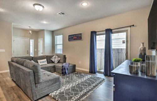 Family Home with Fenced Yard in Austin Suburbs! - Foto 5