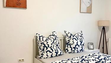 Schönes Zimmer in einer 3er WG-Wohnung geeignet für einen Mann shared apartment - Foto 5