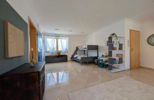 Familienwohnung mit Whirlpool Badewanne und Balkon - Foto 9