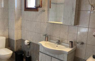 Giannis home - Photo 9