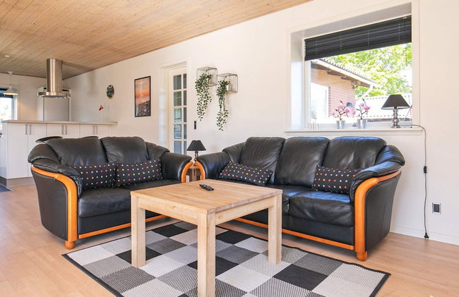4 Person Holiday Home in Oksbol - Foto 9