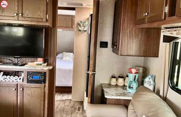 Garden Paradise RV Camper near Clearwater Beaches - Foto 15