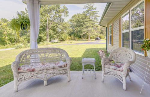 Charming Gravois Mills Escape with Private Backyard! - Foto 24