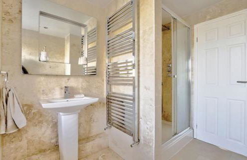 Luxury Stay In Heart Of Nunthorpe by GR Estates - Photo 15