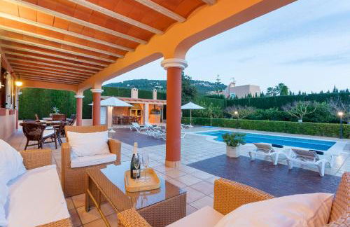 Villa close to Ibiza Town Sleeps 12 - Photo 5